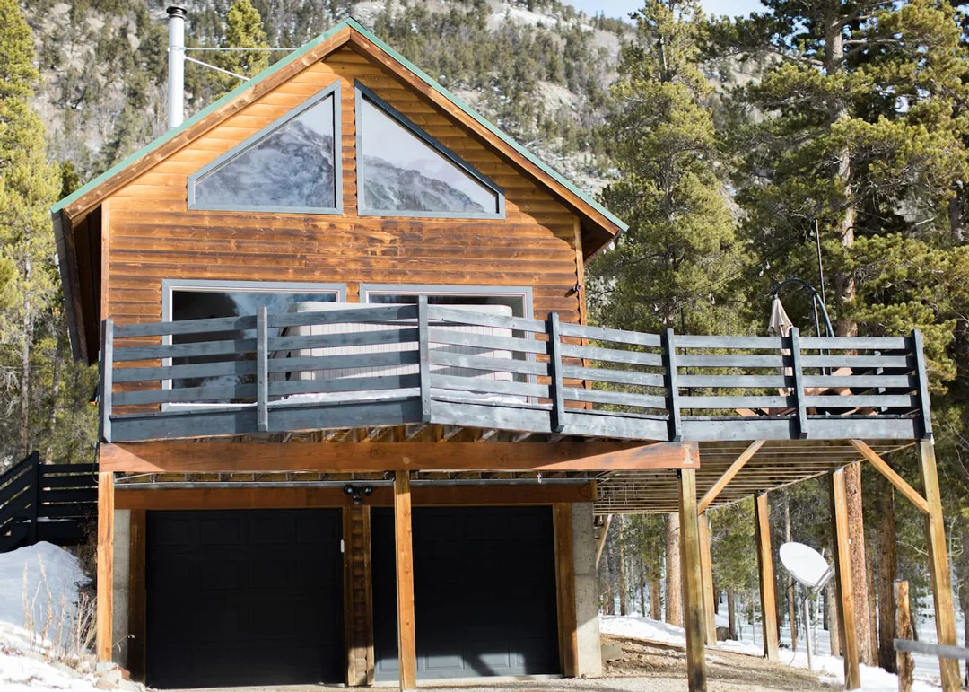Denver-Cabin-Rentals-Twin-Lakes-Cabin-Exterior