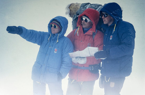 Gehoorzaamheid rekken Pas op Fjällräven 1974 Expedition Down Jacket Review | Field Mag