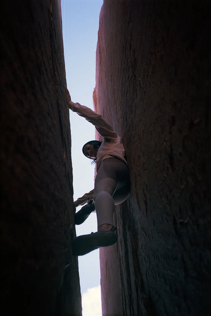 FieldMag-Climbing-Terms-Chimney