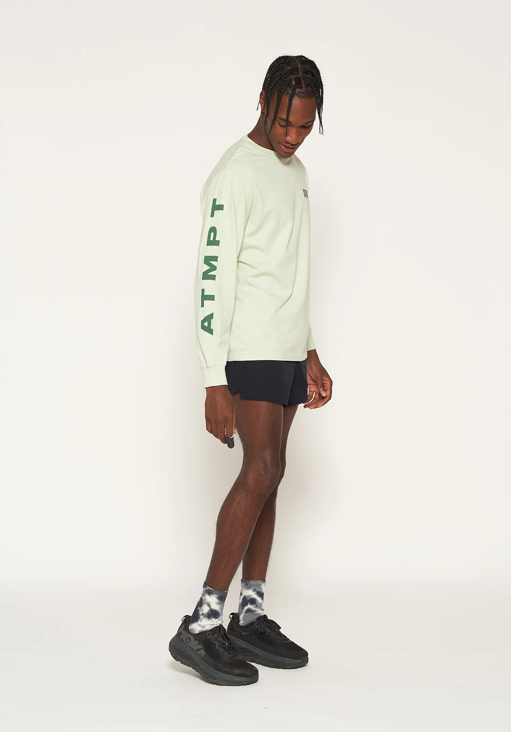 ATMPT-running-apparel-model