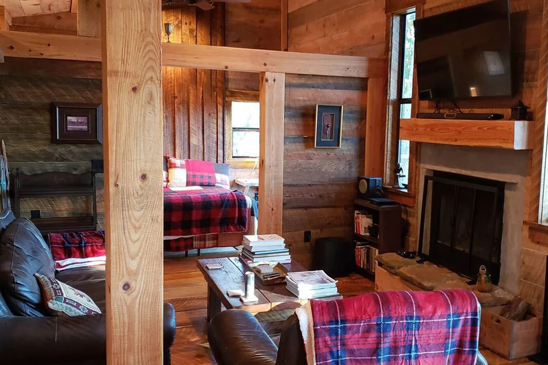 little-pine-cabin-south-marshall-north-carolina-interior