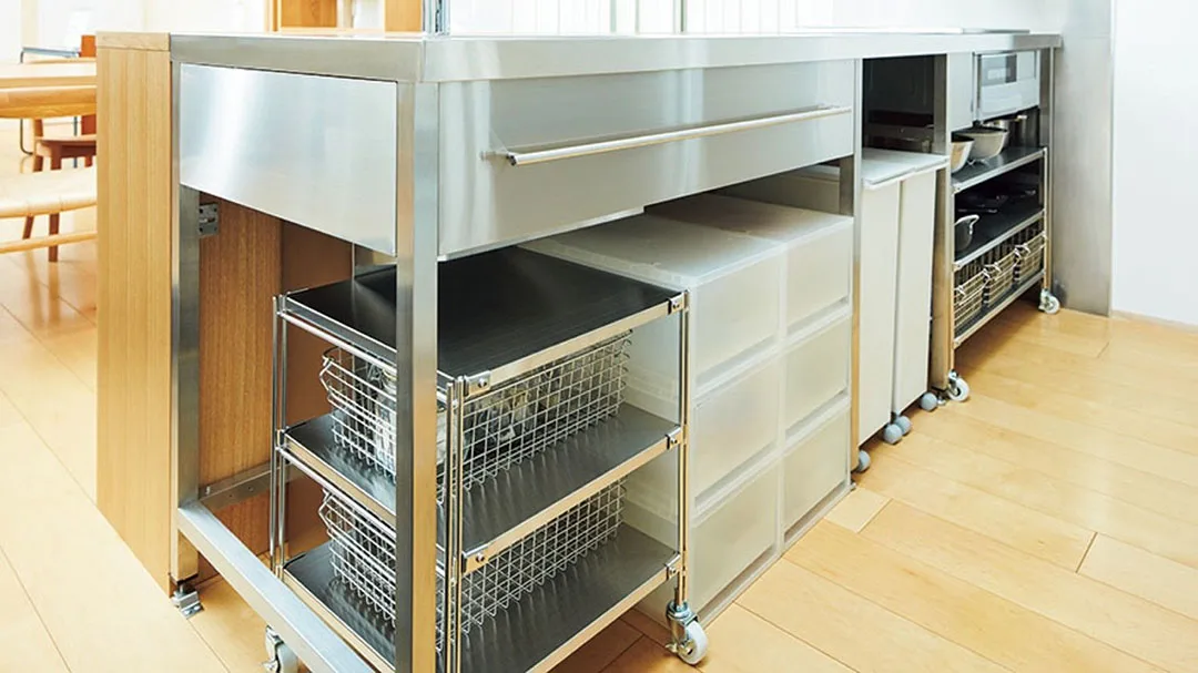 Muji-Japan-Plain-House-Field-Mag-kitchen