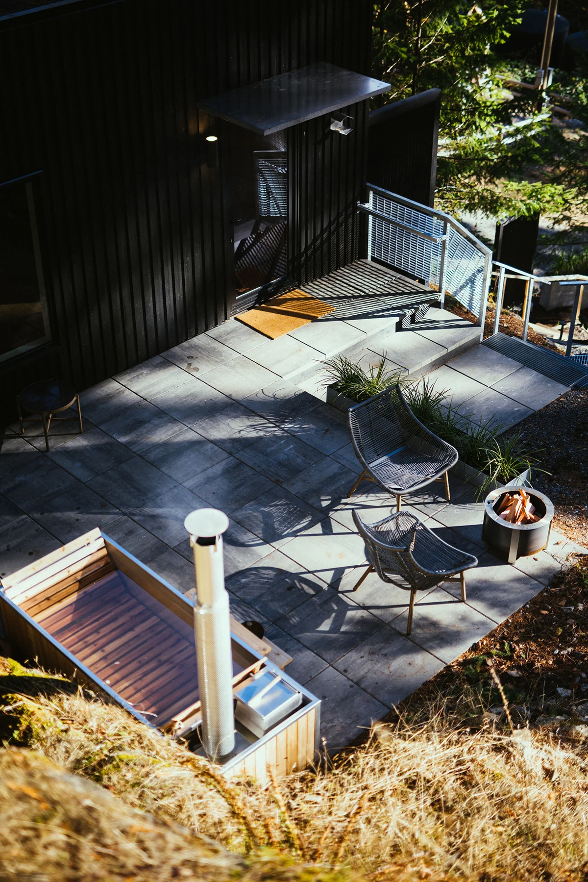 trail-house-bowen-island-bc-patio