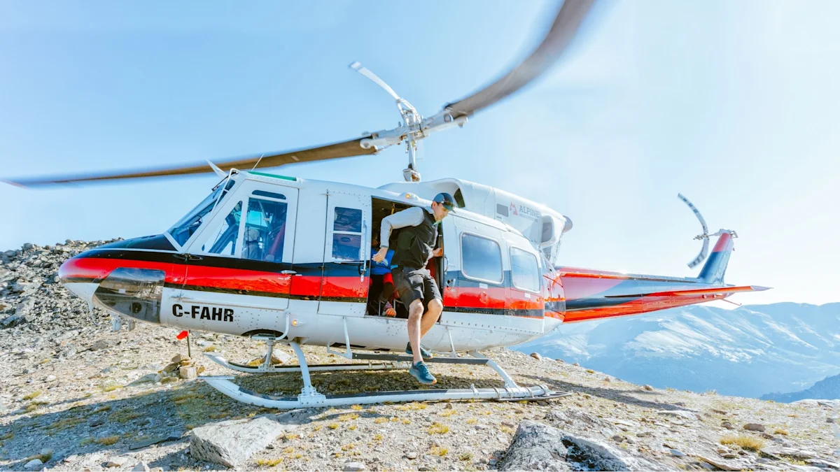 trail-running-retreats-helicopter-CMH-adventures