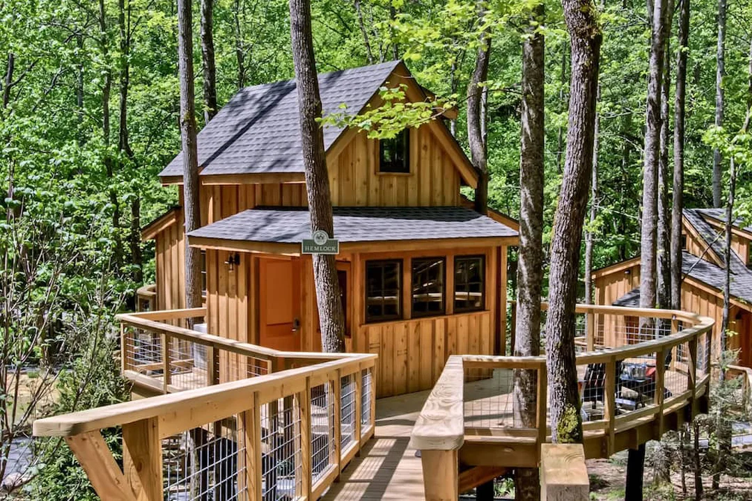 Tennessee-Gatlinburg-Hemlock-Treehouse-1