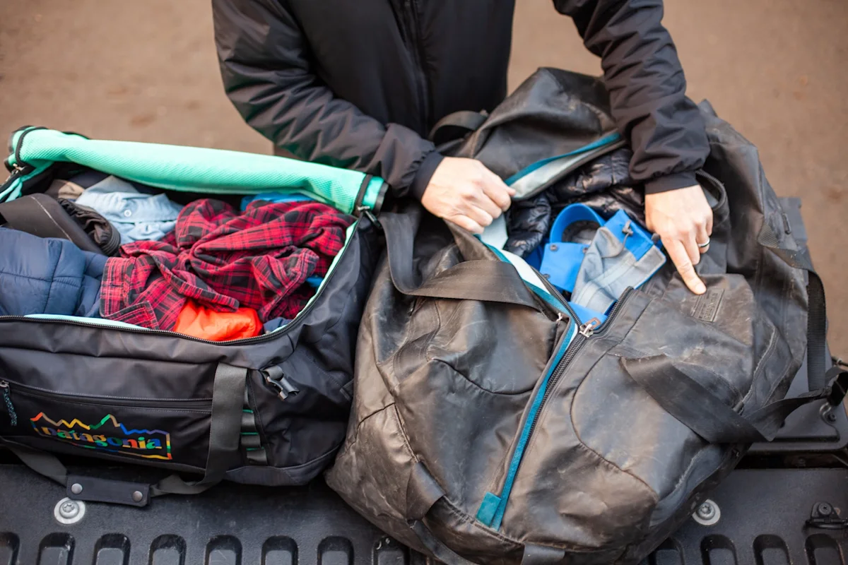 patagonia-black-hole-duffel-icon-old-new-open