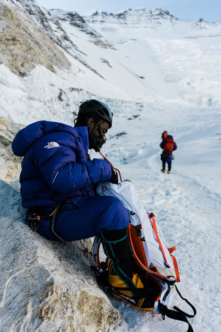 evan-green-full-circle-everest-oxygen