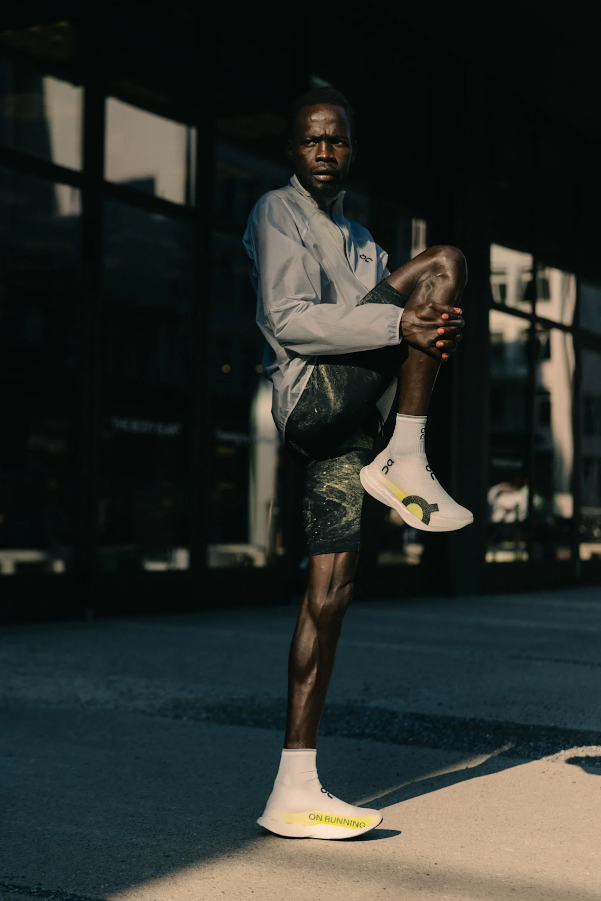 on-cloudboom-strike-lightspray