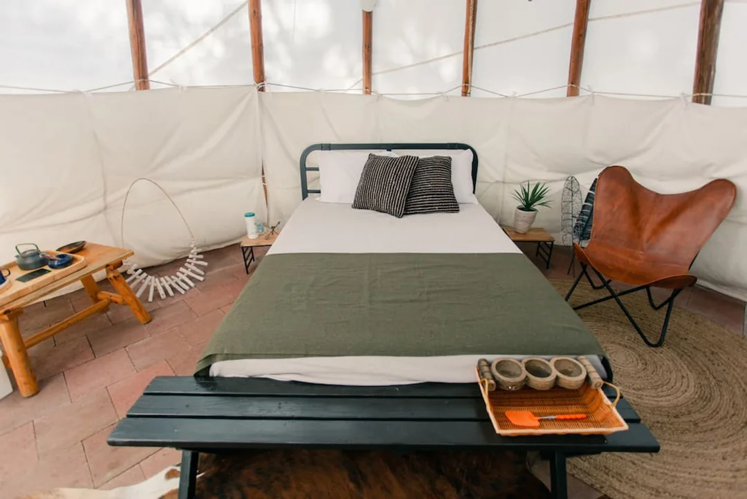 Oregon-Glamping-O-Brien-Lone-Mountain-Interior