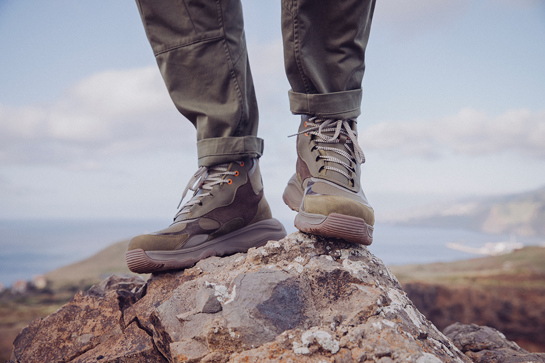 Waterproof hiking boots outlet reviews