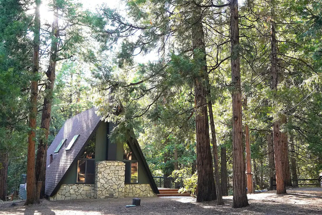 the-far-out-a-frame-cabin-idyllwild-pine-cove-california-exterior