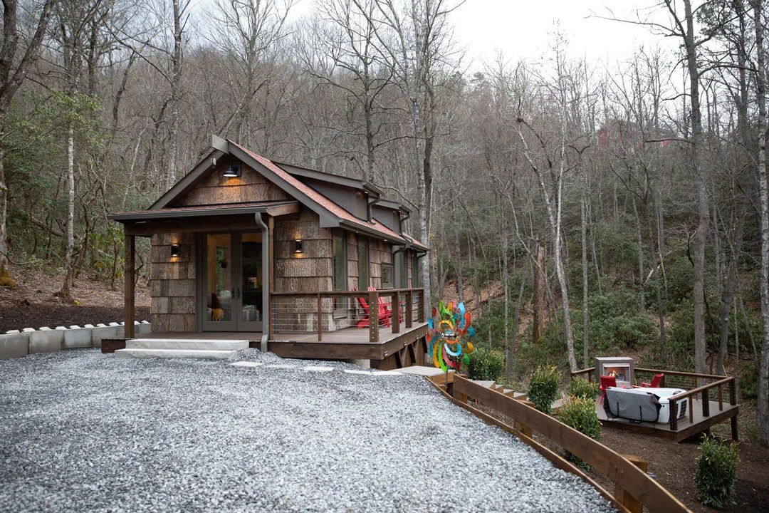mountain-home-fariview-north-carolina-exterior