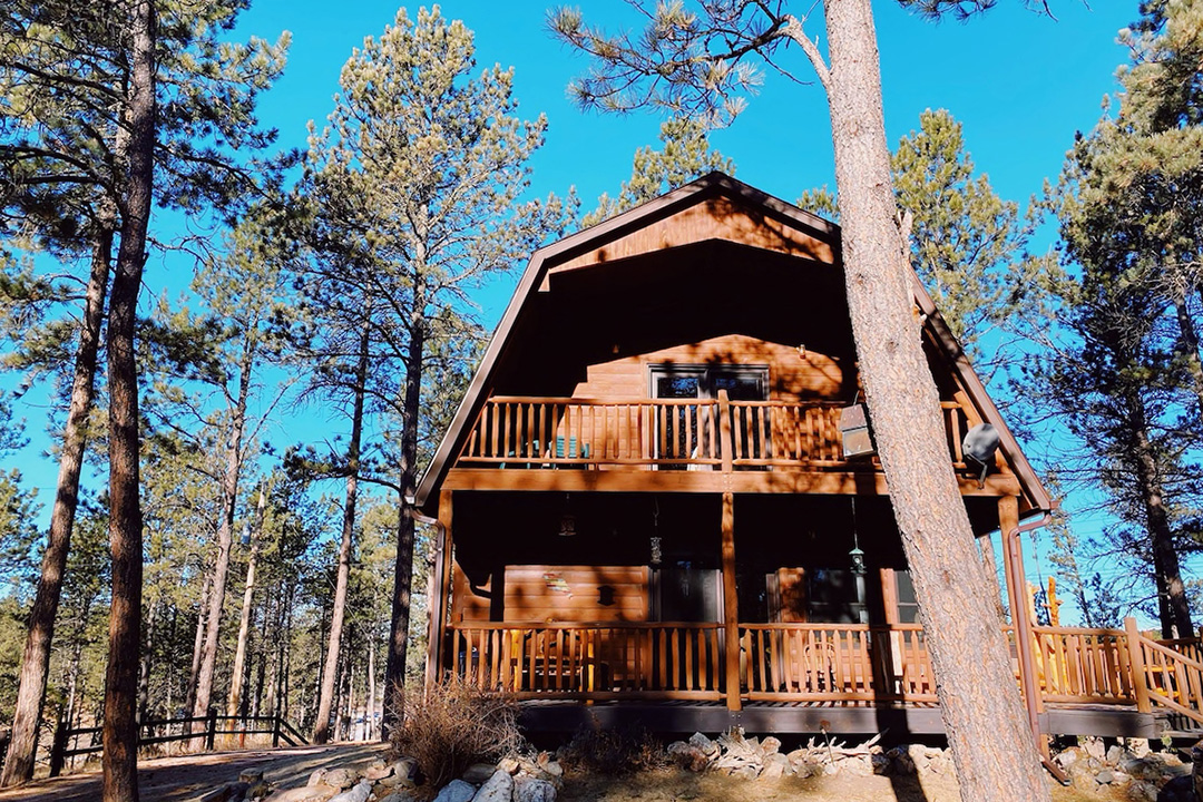 15 Best Black Hills Cabin Rentals in South Dakota 2023 | Field Mag