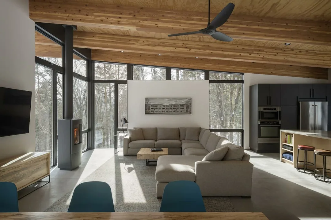 Northern-Vermont-Cabins-Stowe-Sterling-Treehouse-2