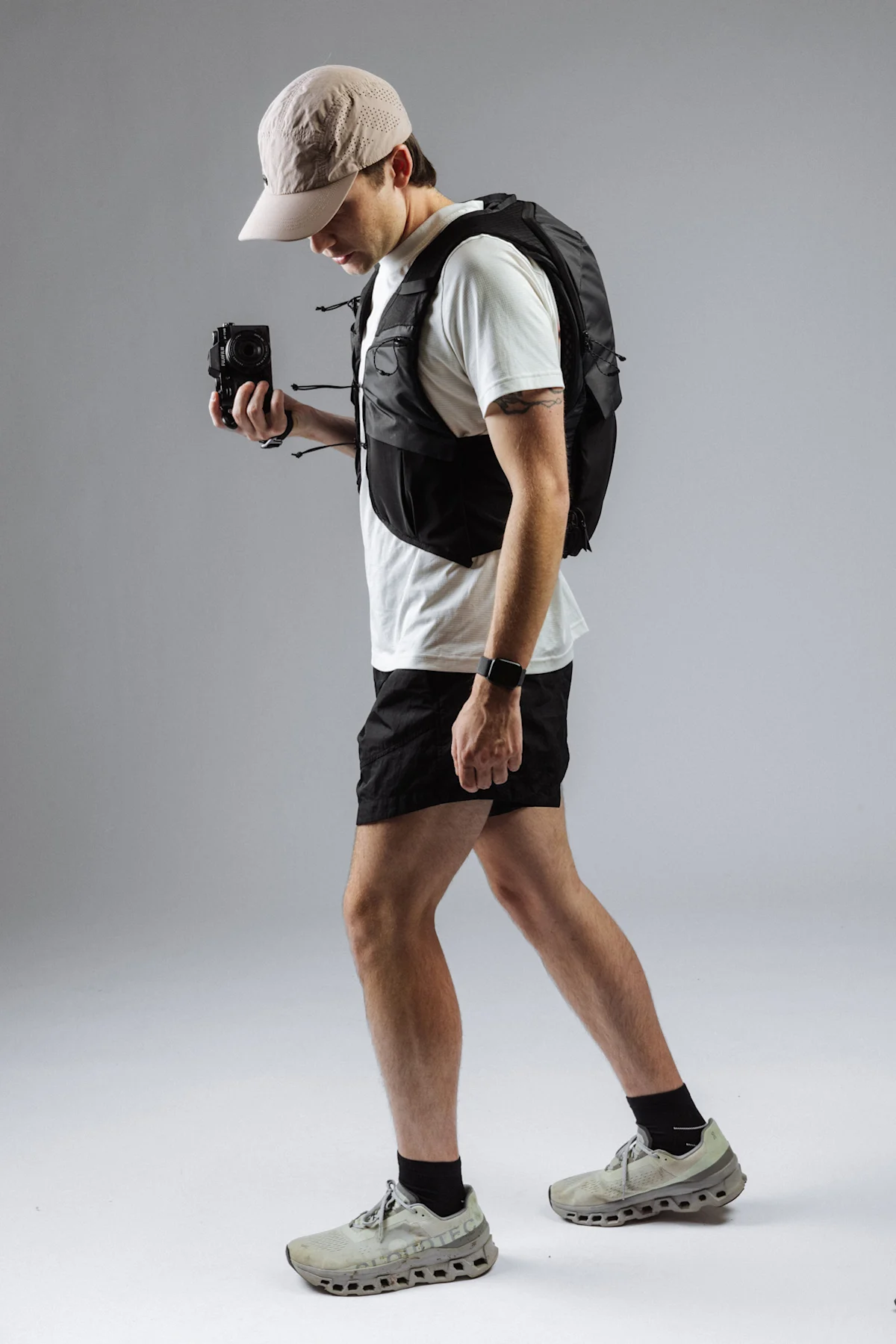 moment-fast-and-light-vest-studio