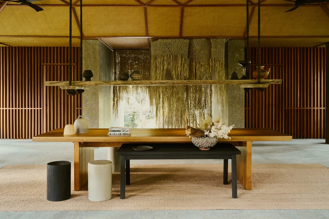 lost-lindenberg-pekutata-bali-indonesia-surf-lobby