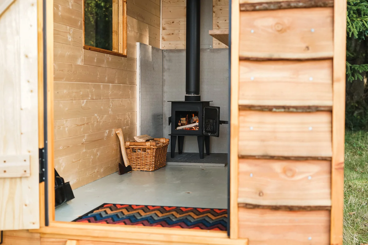 Misc-Adv-Micro-Cabin-Fieldmag-9