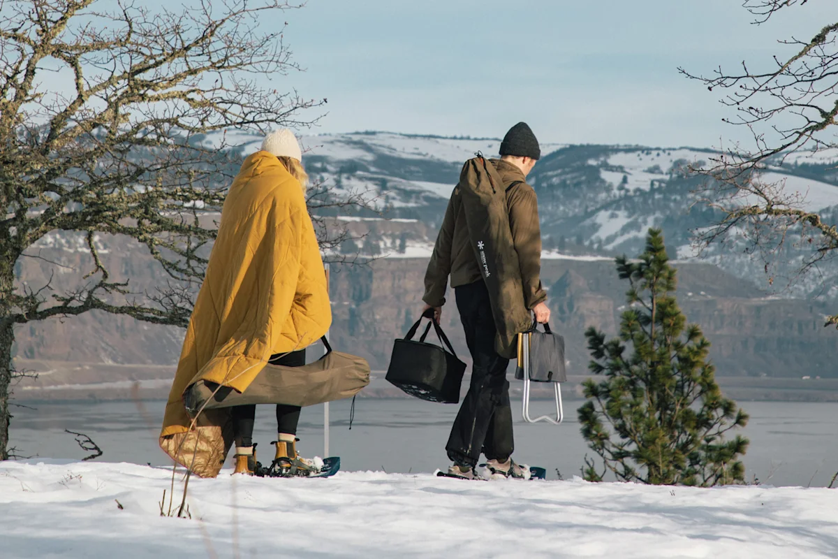 rumpl-snow-peak-takibi-blanket-walking