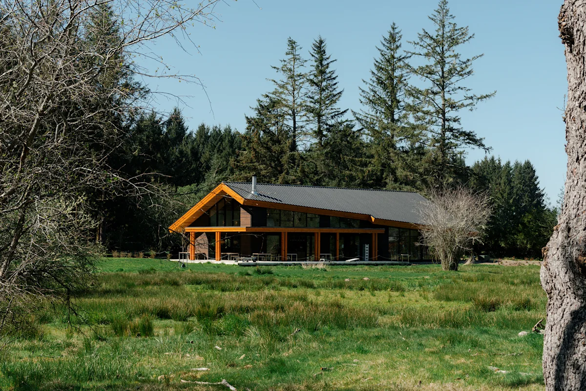 Snow-Peak-Campfield-Lodge