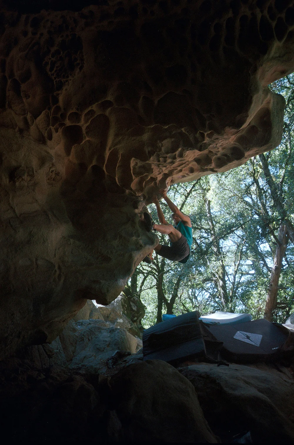 Saul-Trejo-Castle-Rock-Climbing-Field-Mag-1