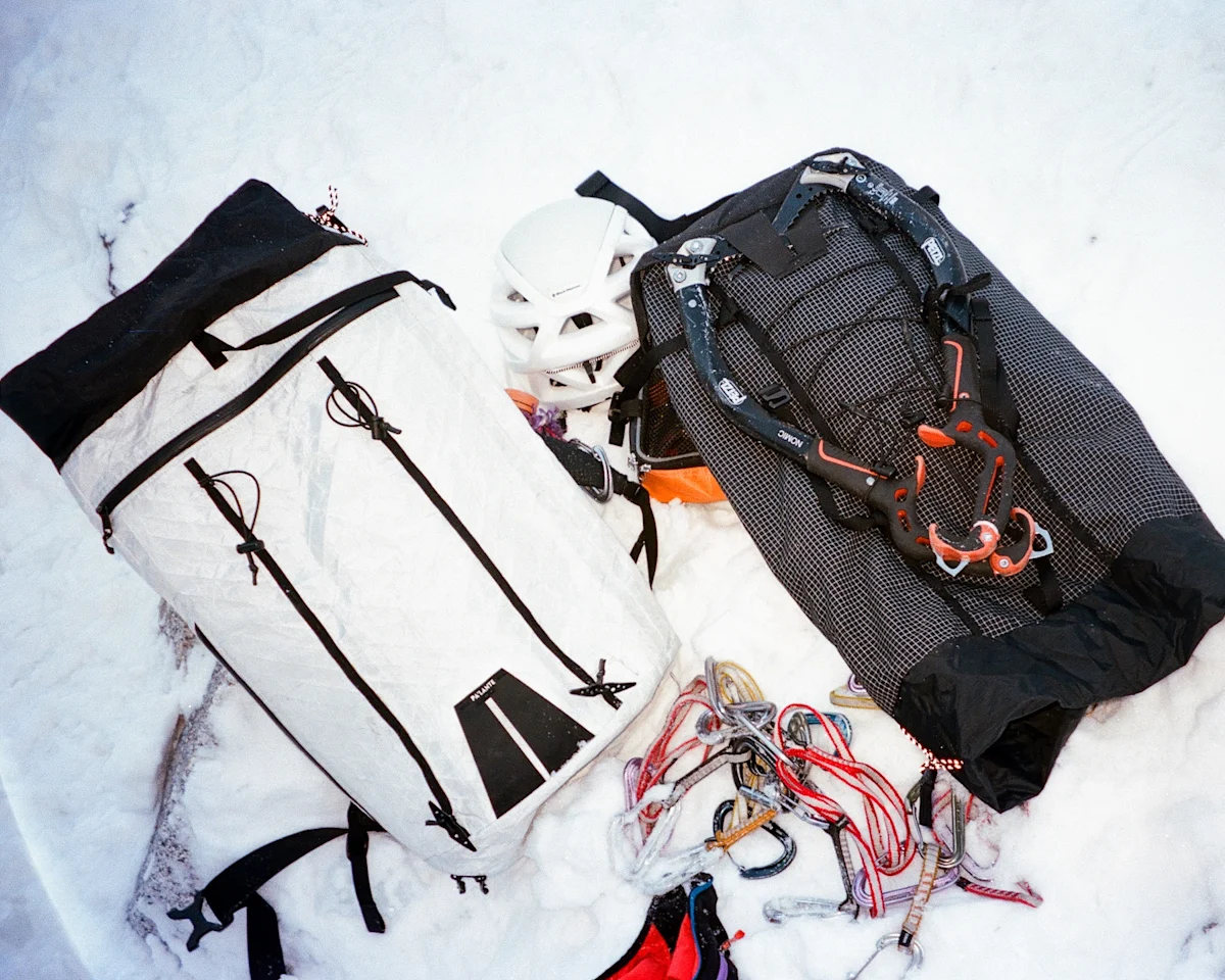 Palante-Snow-Pack-Danielle-Vilaplana-Both-Bags