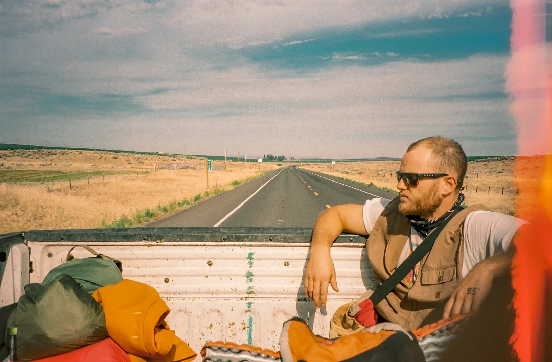 Dennis-Leupen-Train-Hopping-Tailgate