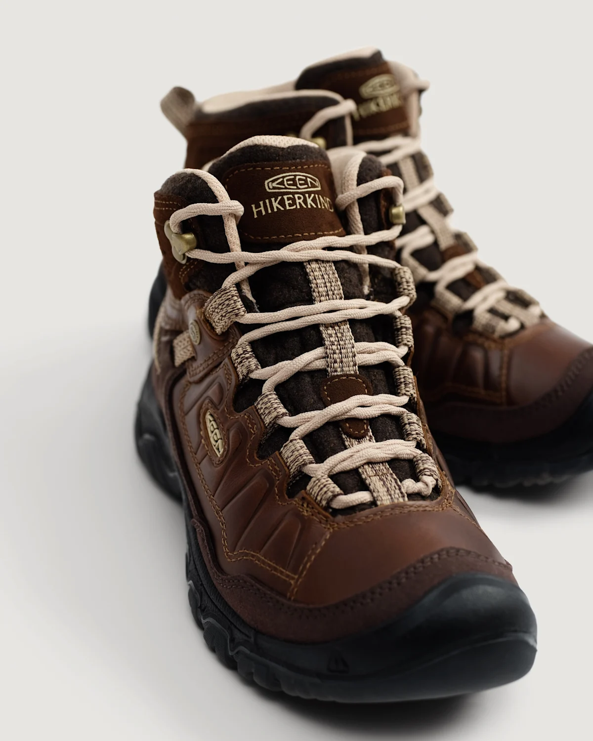 hikerkind-keen-targhee-IV-hiking-boot-front-detail