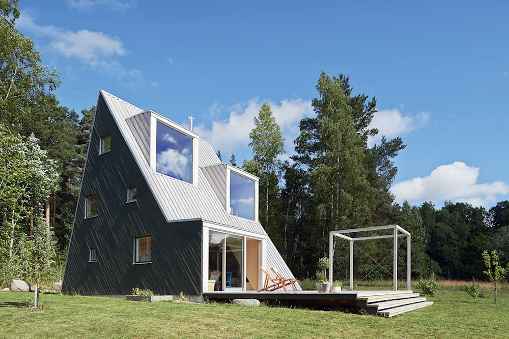 This Minimalist Wood A-Frame Is a Treehouse for Adults