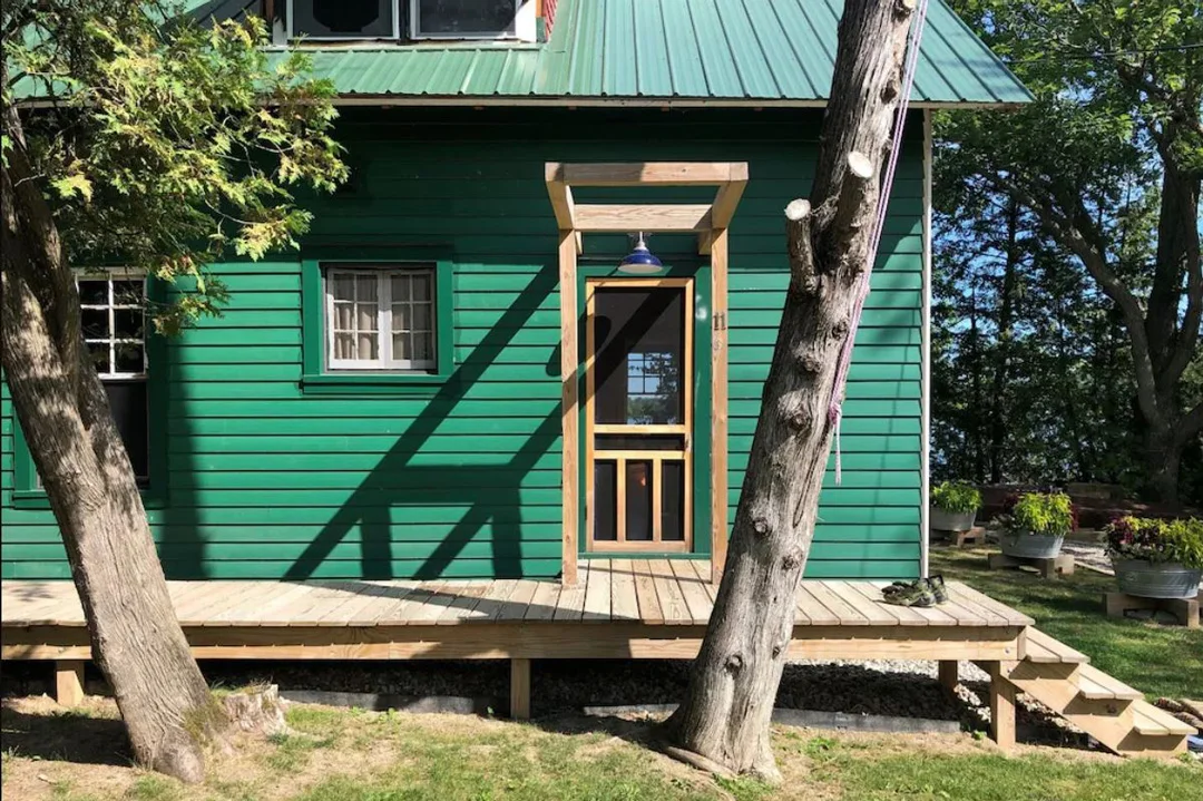 historic-camp-cabin-lake-george-new-york