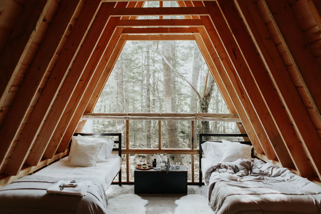 Maine-Cabin-Rentals-Waldobro-Topsl-Cabin-Interior