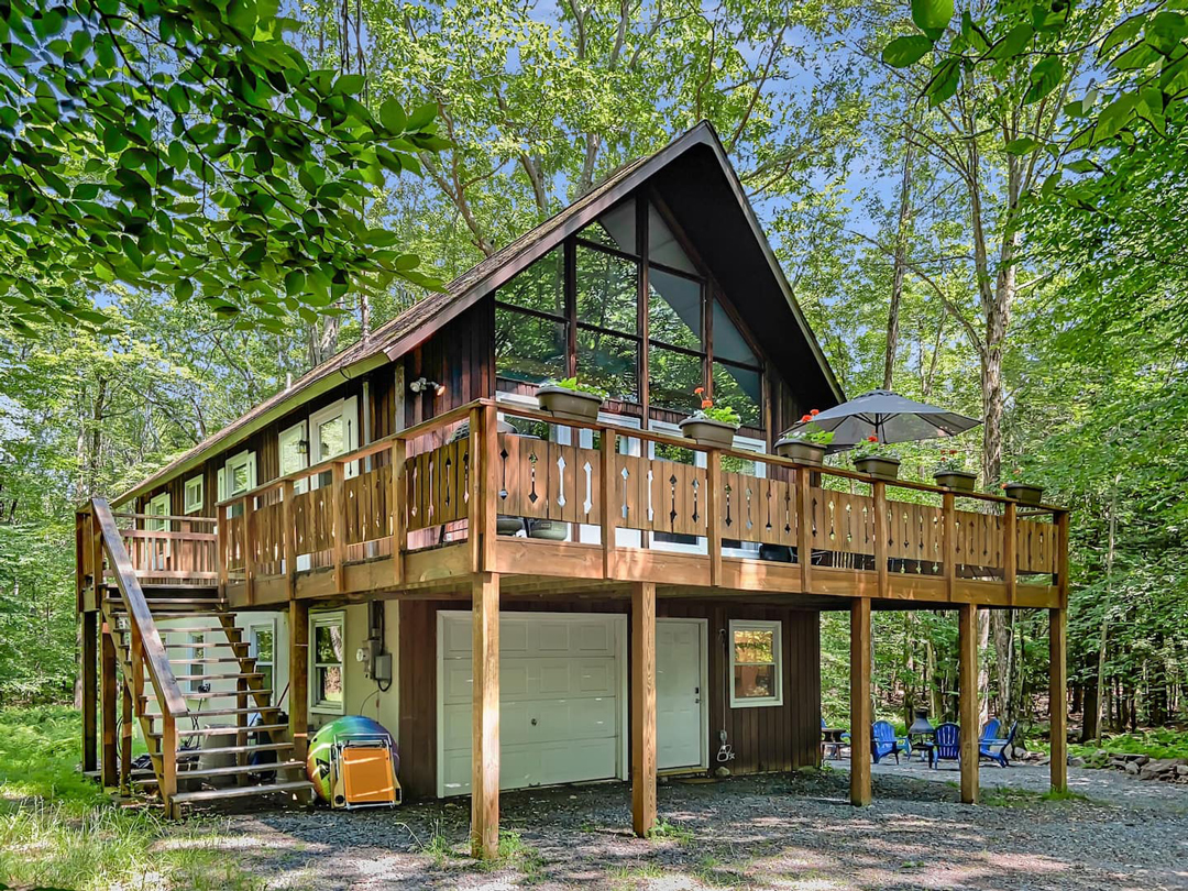 14 Best Poconos Cabin Rentals For A PA Vacation | 2024 | Field Mag