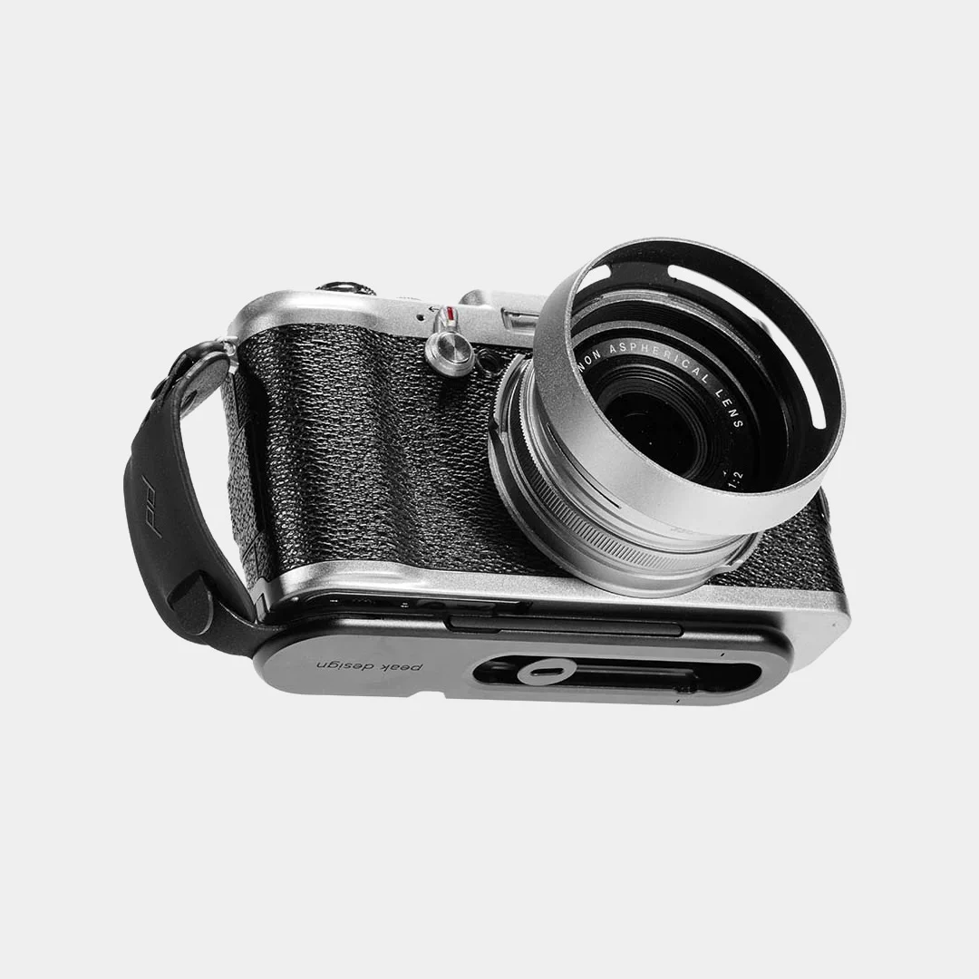 gifts-for-photographers-peak-designs-micro-clutch