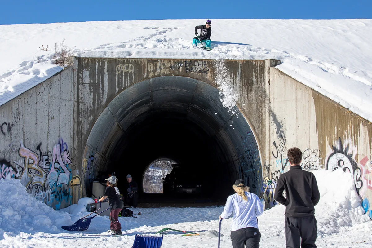 the-uninvited-jess-kimura-snowboarder-gill-montgomery
