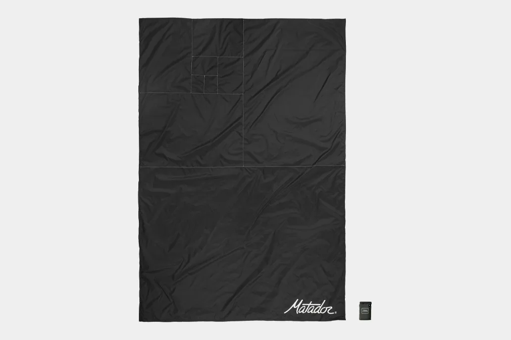 camping-blankets-matador-pocket-blanket