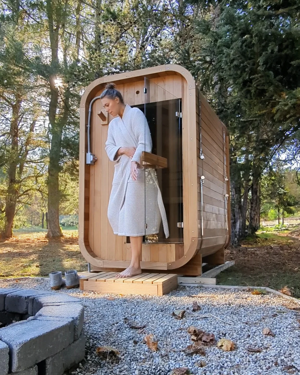 Redwood-outdoor-sauna-kit-use