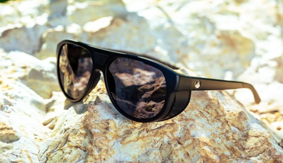 glacier-glasses-alex-tzelnic-TGR-on-rock