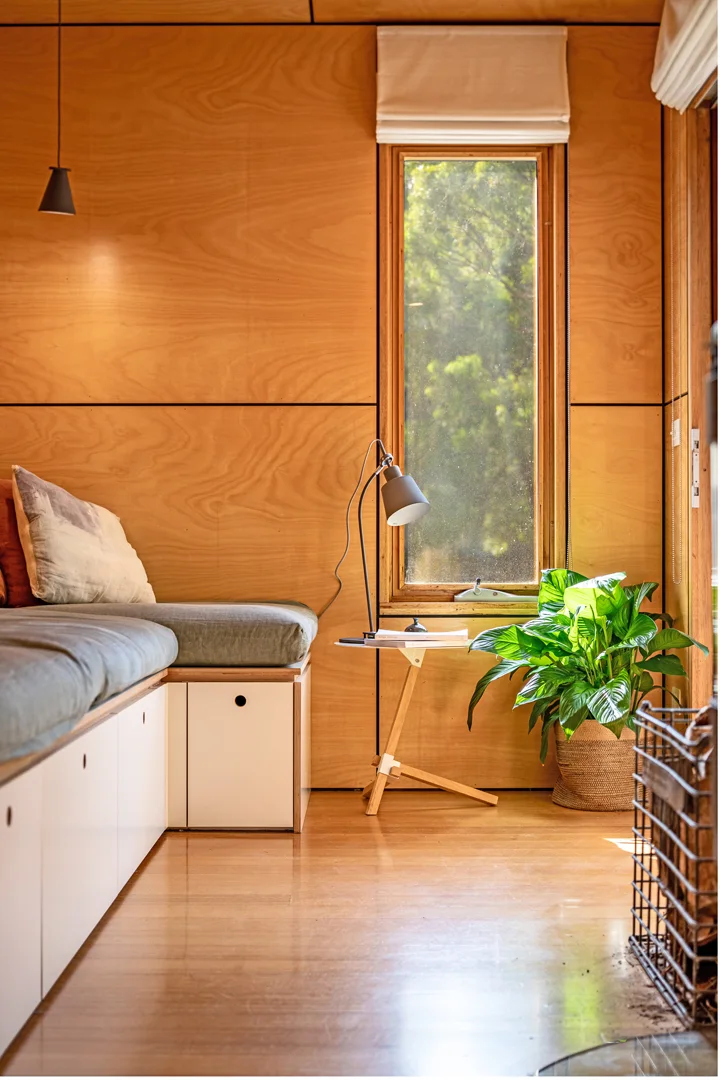 eco-containers-australia-shelter-streaming-window