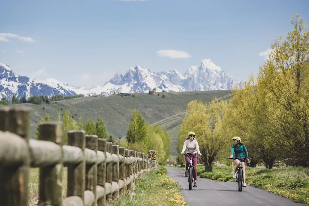 Jackson-Hole-Summer-Adventure-Bike-Path