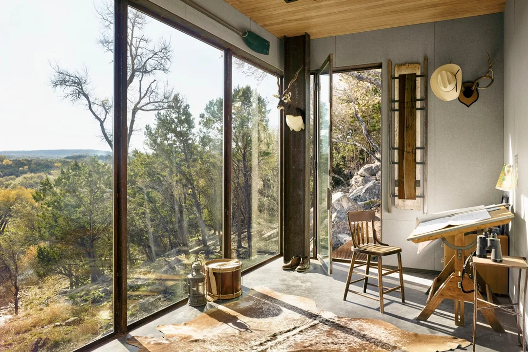Clear-Rock-Ranch-Texas-LAND-Desk