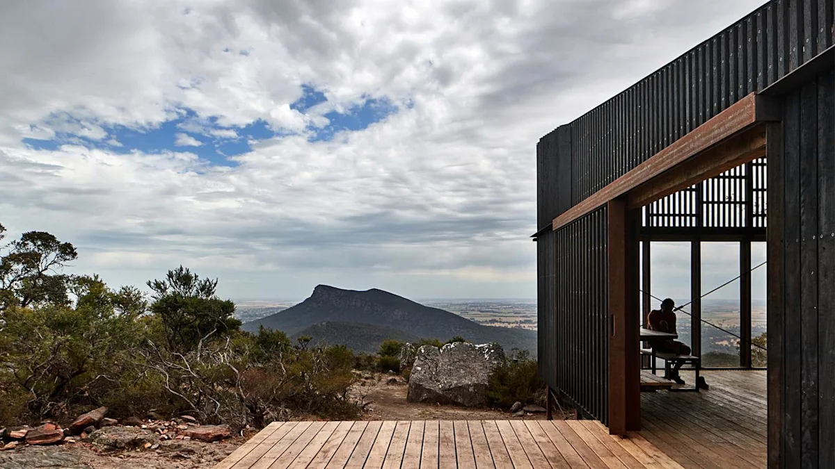 grampians-peak-cabins-deck
