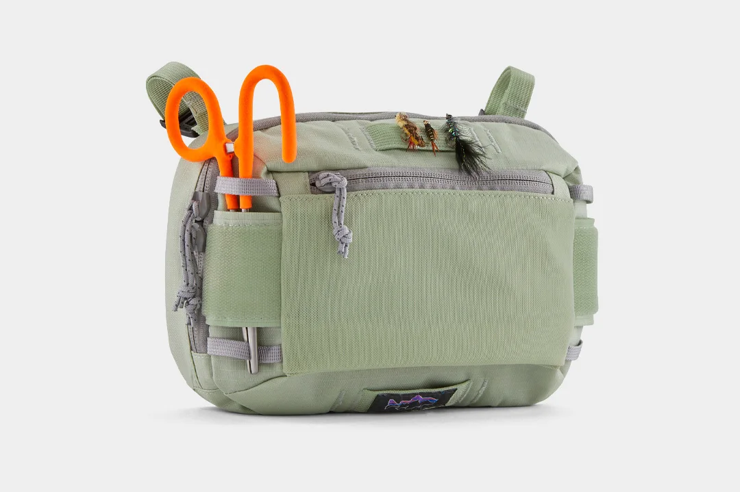 fly-fishing-gear-patagonia-stealth-wader-work-station