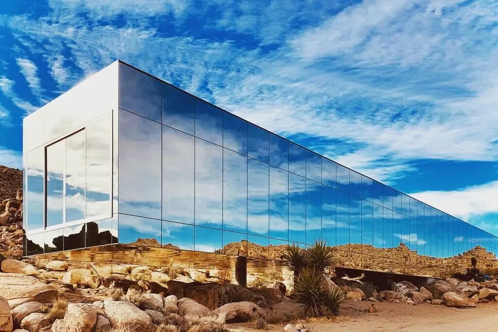 joshua-tree-mirror-house-california