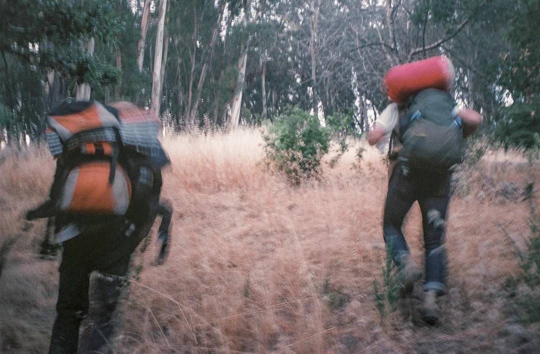 Dennis-Leupen-Train-Hopping-Hiking
