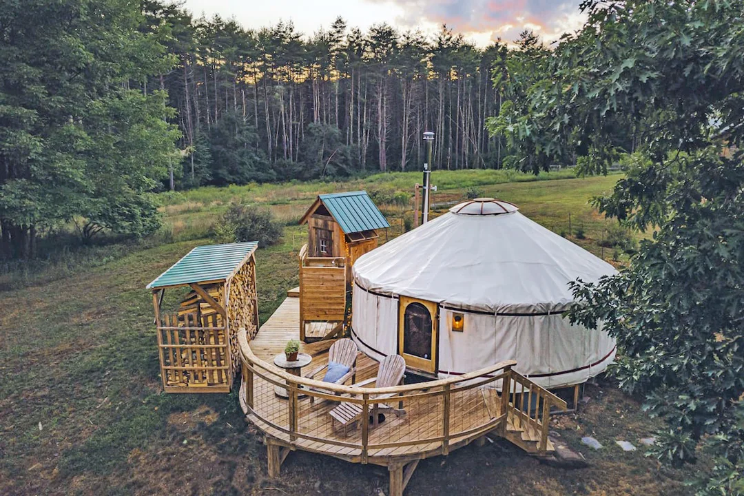 Yurt-Guide-Vermont-Retreat-Yurt-Exterior-3