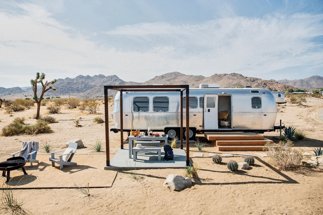 AutoCamp-Joshua-Tree-Clubhouse-Airstream