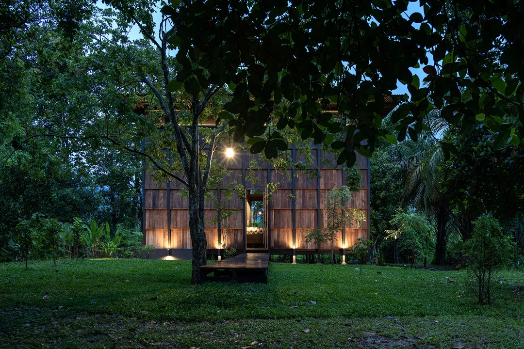 wood-and-mountain-cabin-thailand-sher-maker-1