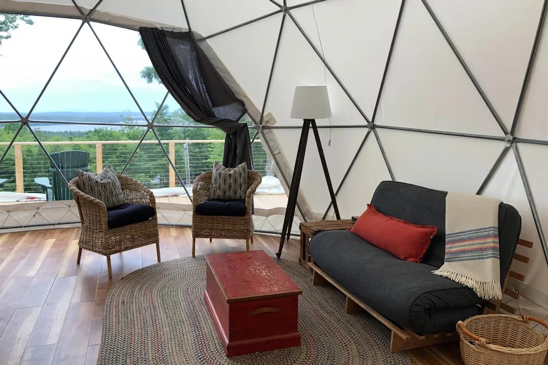 maine-ellsworth-nomads-rest-interior