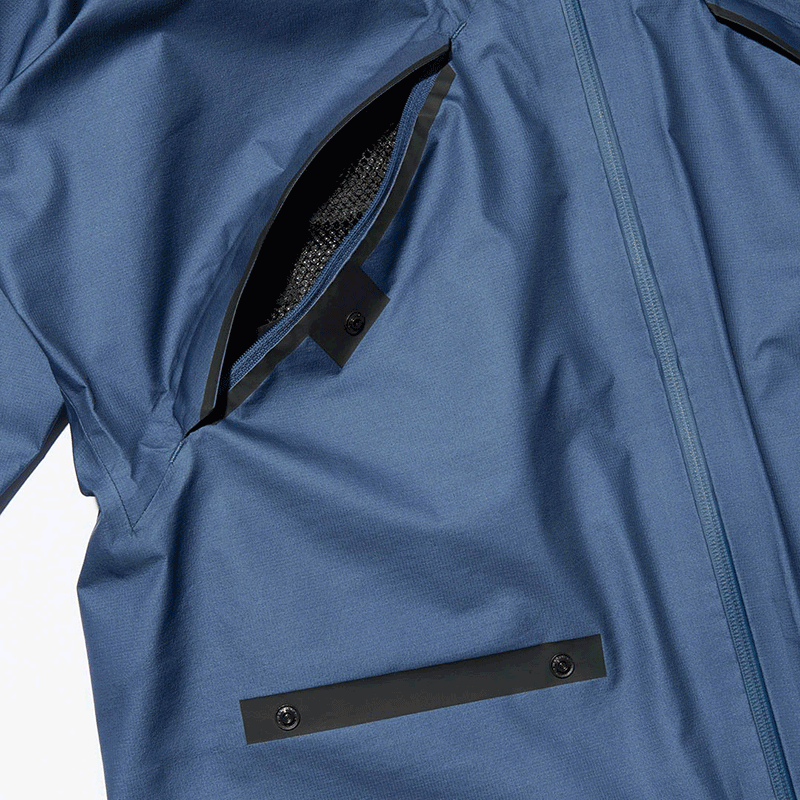 Goldwin-Element-Jacket-Pocket-GIF