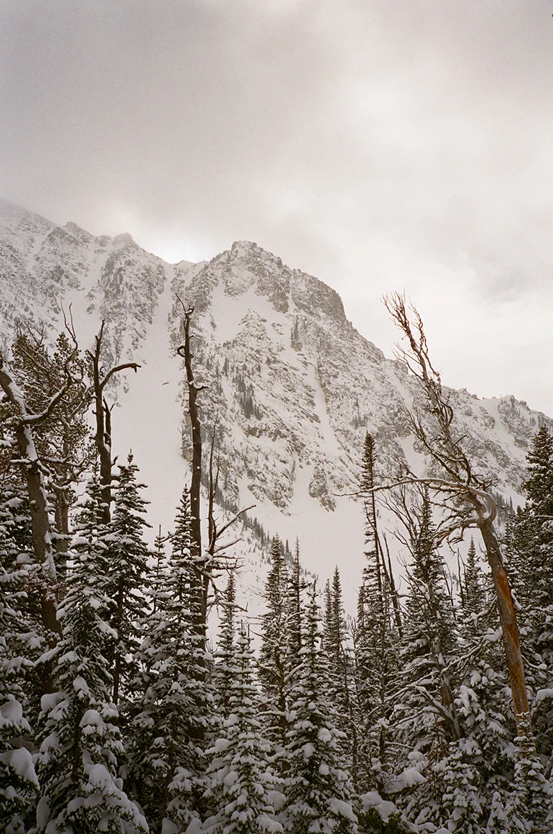 Bell-Lake-Yurt-Montana-Ski-FieldMag-18