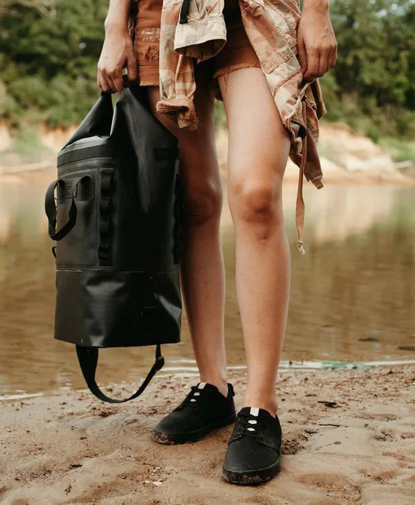 so-ill-x-jason-momoa-roam-dry-bag-shoe-1